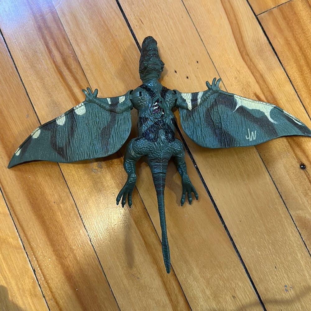 Jurassic World Dimorphodon Dinosaur Figure (req batteries)